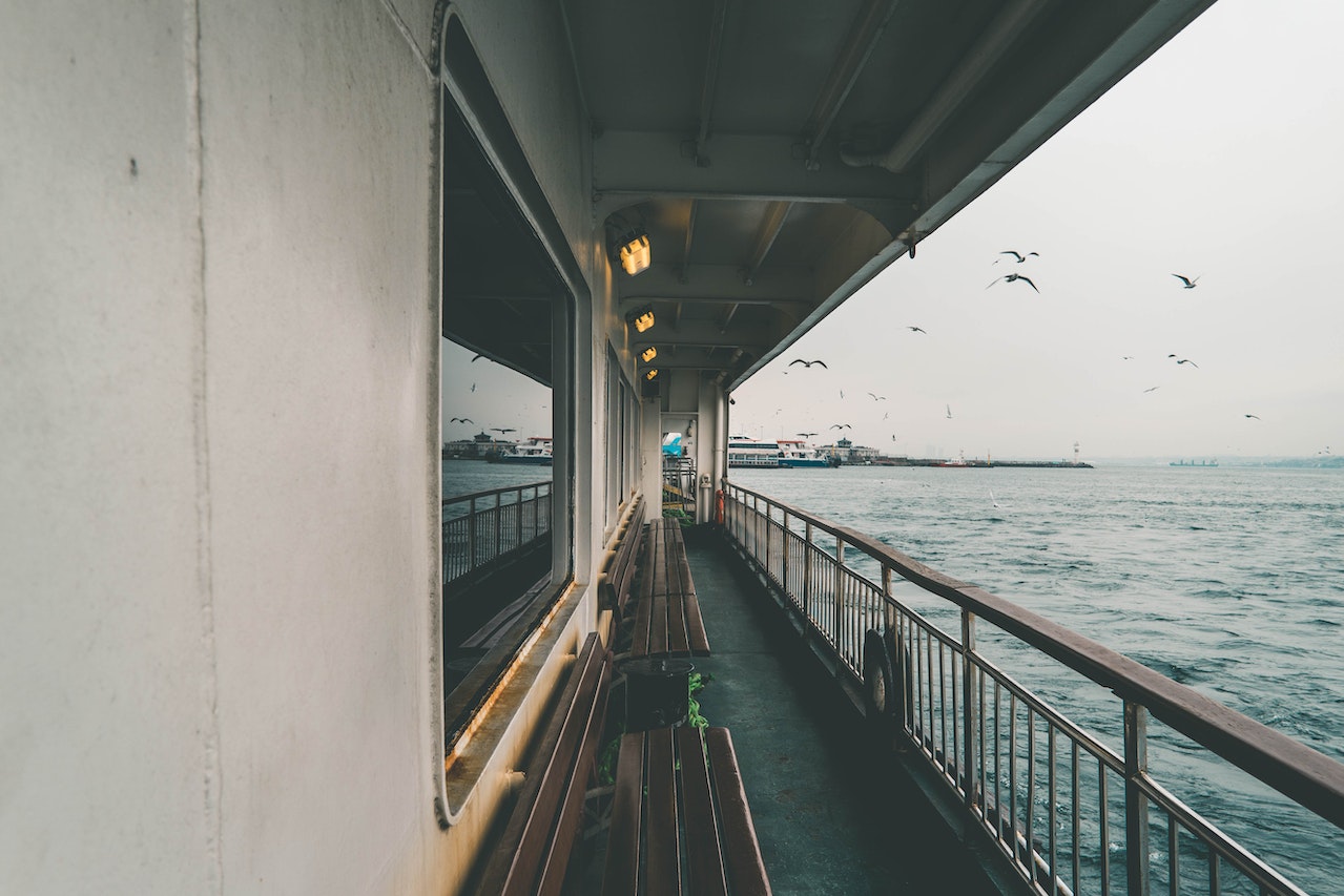 vista al mar desde un ferry